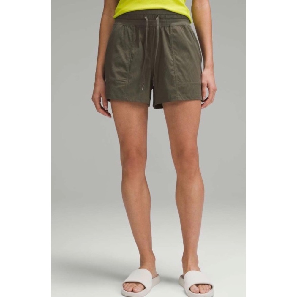 Lululemon Dance Studio High-Rise Short 3.5"